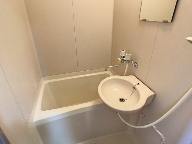 ビートルズハウスの浴室