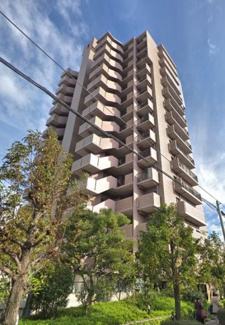 【外観】 | 「平成8年築」ローン返済目安、月々約52,499円（頭金0円、変動金利0.625％、返済期間35年、ボーナス払い無しで試算しています）