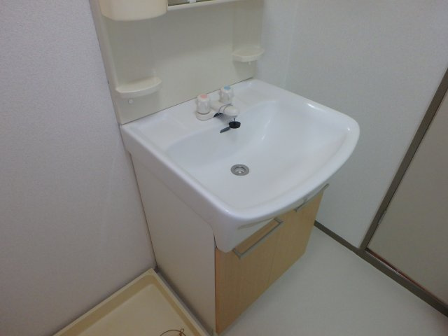 第一小金井マンションの独立洗面台