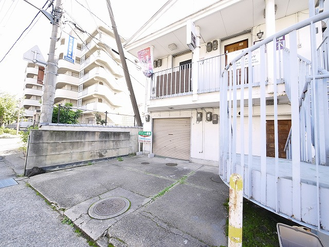 大安寺店舗