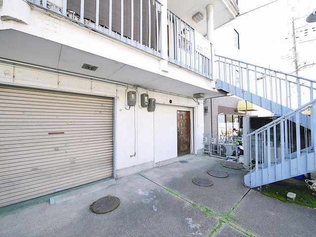 大安寺店舗