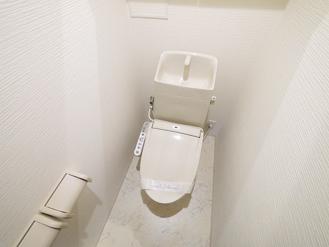 メゾンドココのトイレ|落ち着いた色調のトイレです