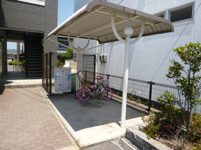 倉敷市真備町川辺のアパートのその他共用部分|自転車置き場