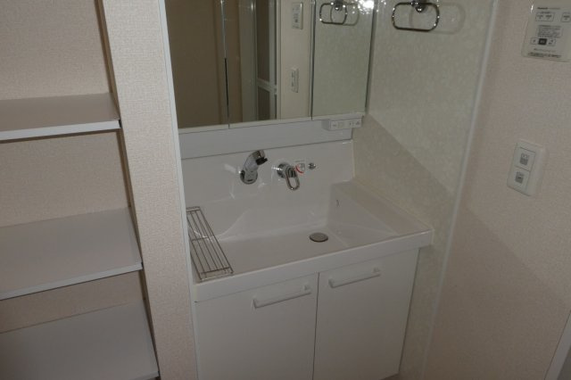 ＶＩＮＣＵＬＮＭ（ウィンクルム）Ｂの独立洗面台|シャンプードレッサー