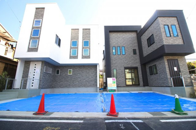 【外観】 | 宇治市伊勢田町北山　新築戸建 | 駐車2台が可能な新築一戸建てのご紹介です。令和元年11月に完成済のお洒落な新築戸建です(^_^)ぜひ、一度ご覧下さいませ！