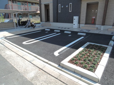 【駐車場】 | センターロード・ヒムロ