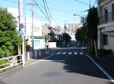 【周辺】 | 松涛ハウス | 渋谷区松濤のスッキリとした前面道路