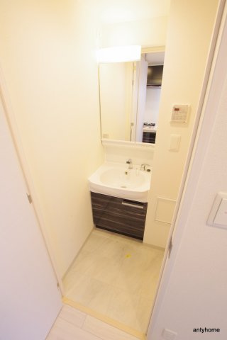 ファステート大阪上本町ソーレ　仲介手数料無料の洗面所