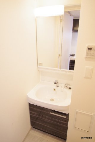 ファステート大阪上本町ソーレ　仲介手数料無料の洗面所