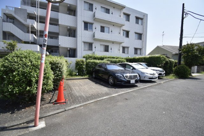 【駐車場】 | コートヒルズ横濱山手ウエスト棟 | 平置き駐車場