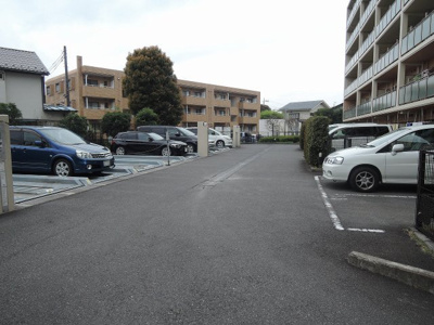 【駐車場】 | ルイシャトレ鷺沼ヒルトップコート