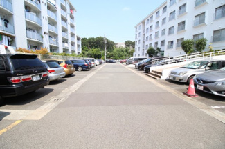 【駐車場】 | 敷地内にある駐車場です。最新の空き状況についてはお問い合わせください。