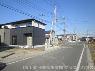 【前面道路含む現地写真】 | 前面道路含む現地写真です