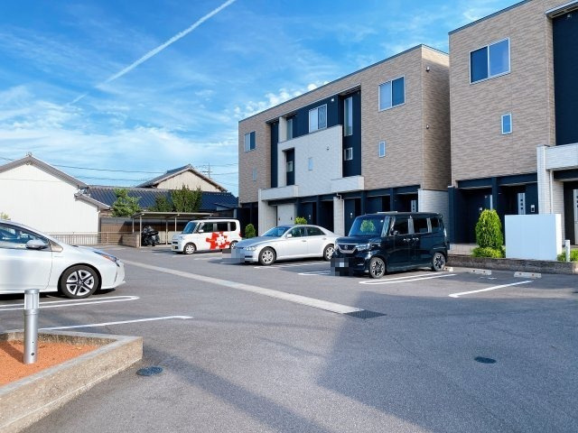 オレンジパークⅡ成岩Aの駐車場