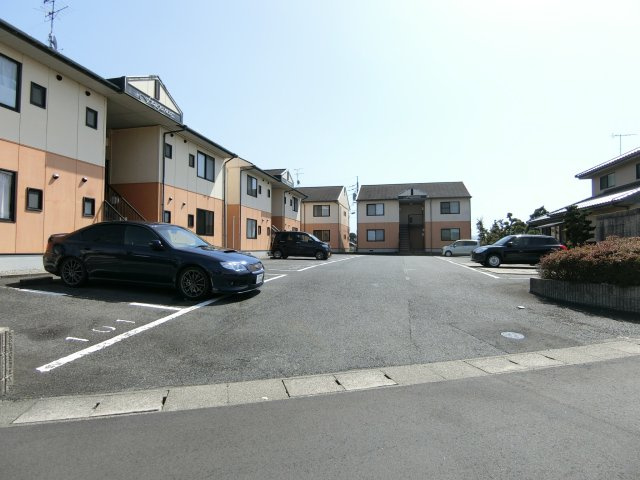 ムーンライトだいせん　B棟の駐車場