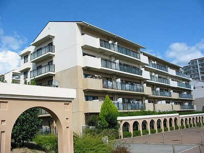 東急ドエル・アルス三田ウッディタウン中央Ｅ棟の周辺