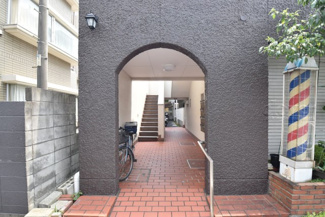 【エントランス】 | 物件のお問い合わせは、 ０３－６７２１－０８１８までお気軽にどうぞ！
エントランス