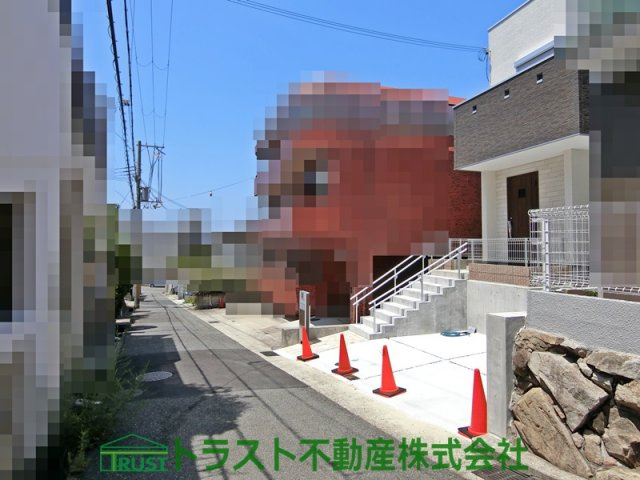 神戸市垂水区舞子台6丁目　新築戸建の前面道路含む現地写真