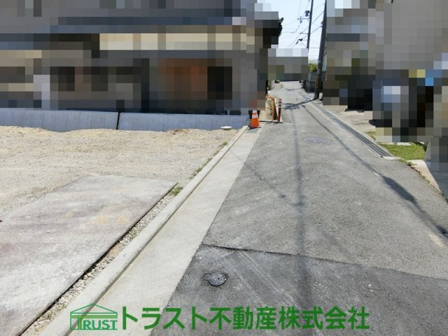 明石市魚住町長坂寺 新築戸建の前面道路含む現地写真