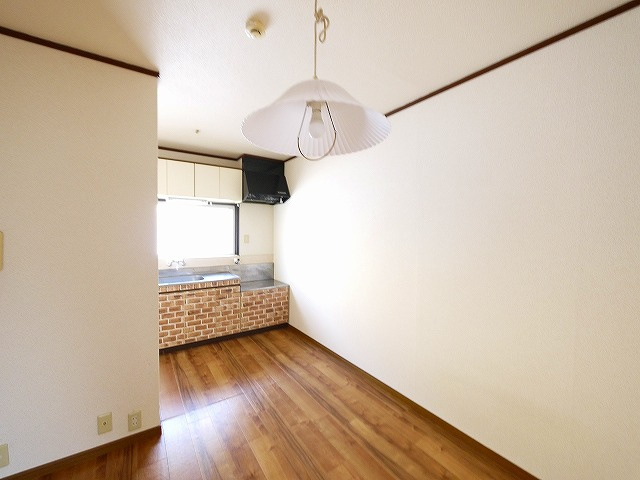 ルーラル登Bの居間・リビング|こちらのリビングで趣味の時間をお楽しみください