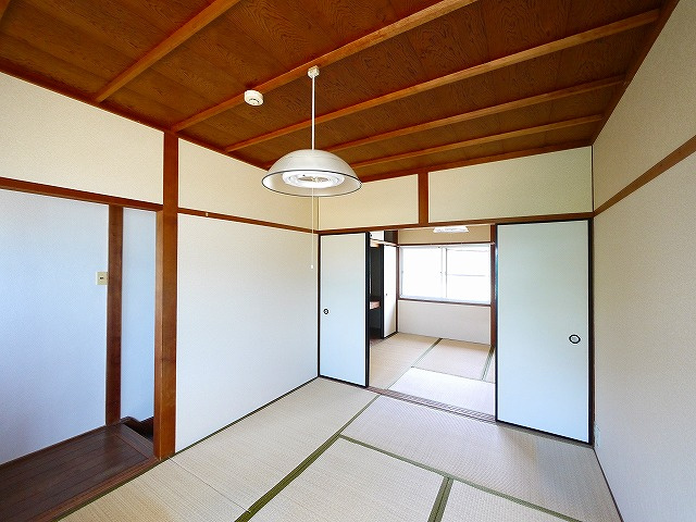 ルーラル登Bの和室|和室ならではの温かな和の空間で寛ぎの時間を過ごせます