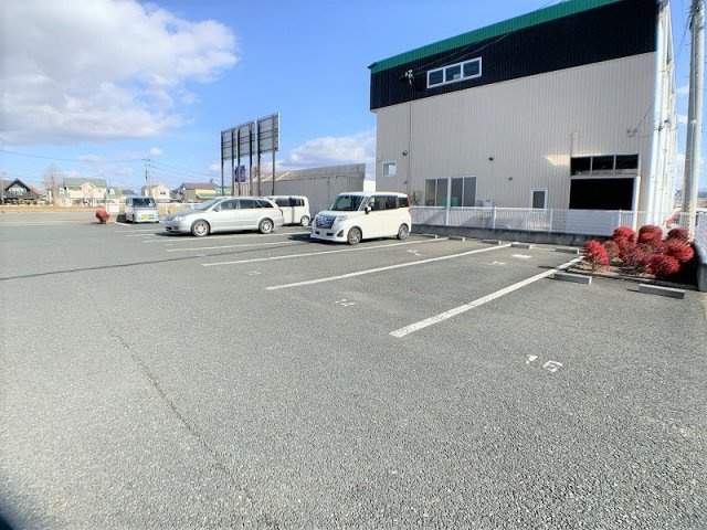 グランチェスタの駐車場