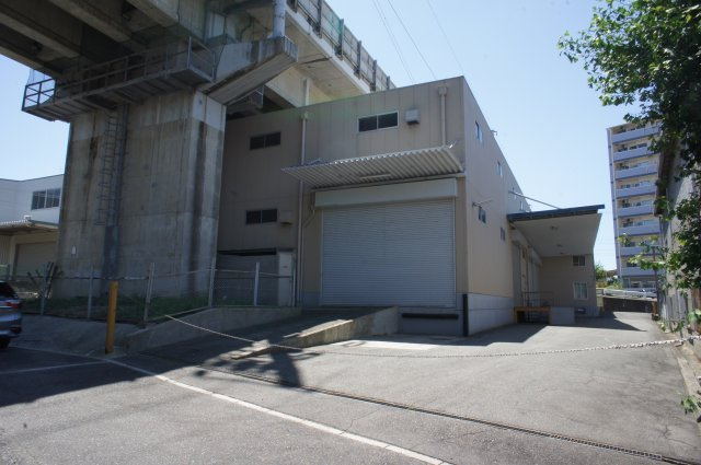 南別府1丁目倉庫の外観