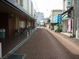 【前面道路含む現地写真】