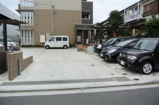 【駐車場】 | いつでも目の届く敷地内に駐車場があります♪荷物がかさばりがちなお買物にも、敷地内駐車場があると便利ですよね☆