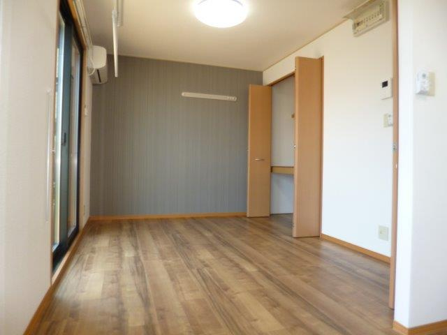 シャルマン笹沖Bの居間・リビング