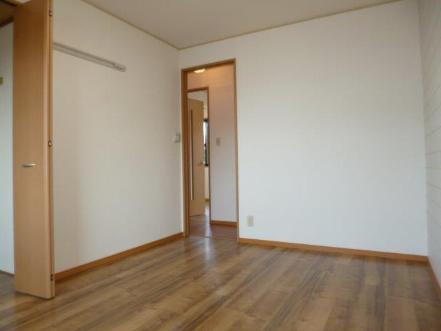 シャルマン笹沖Bの洋室
