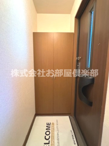 オリエントクレストの玄関|収納もある玄関です
