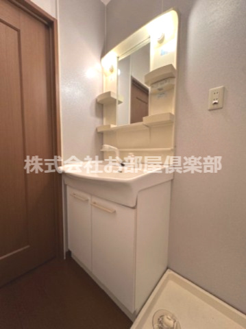 オリエントクレストの独立洗面台|独立洗面台で身支度をすべて済ませてしまいましょう