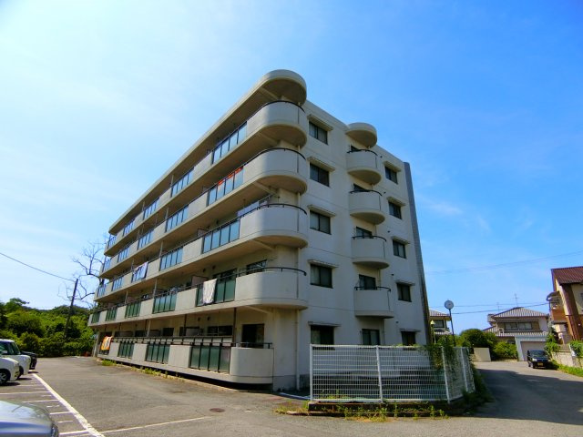 フォレストコート高尾の外観