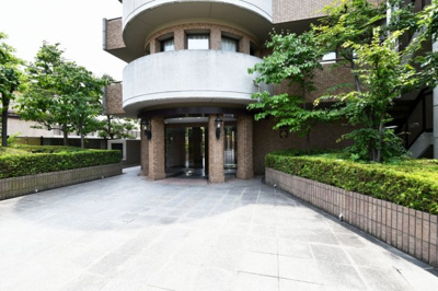 【エントランス】 | ＡＰＡガーデンコート北畠の事ならミニミニＦＣ桜川店へ