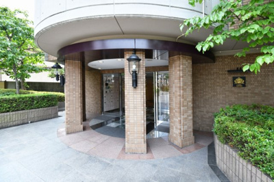 【エントランス】 | ＡＰＡガーデンコート北畠の事ならミニミニＦＣ桜川店へ