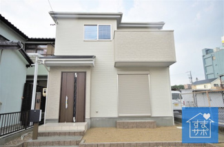 【外観】 | 1号棟　現地（2019年8月）撮影
堂々完成しました！即入居可♪
敷地面積132.93㎡（40.21坪）。
駐車並列2台可能。