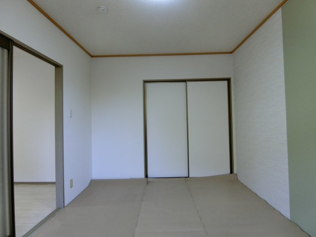 ひまわり　Bの洋室