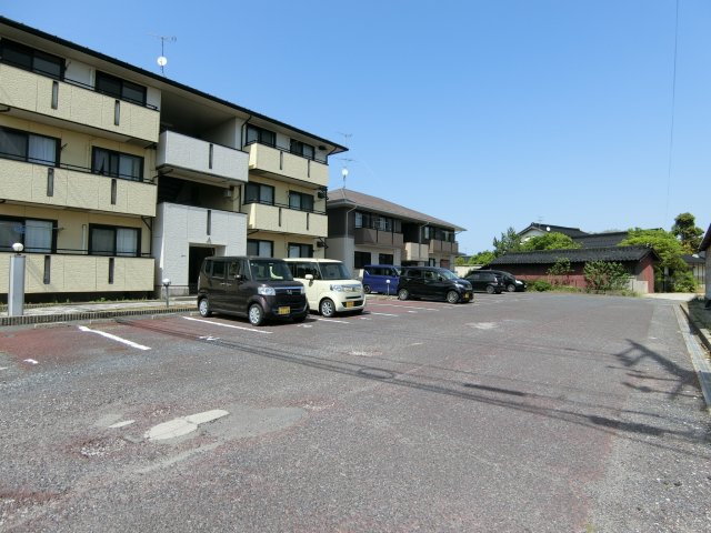 ひまわり　Bの駐車場