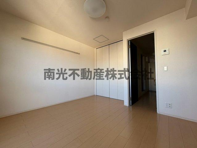 エクレール上小阪の洋室