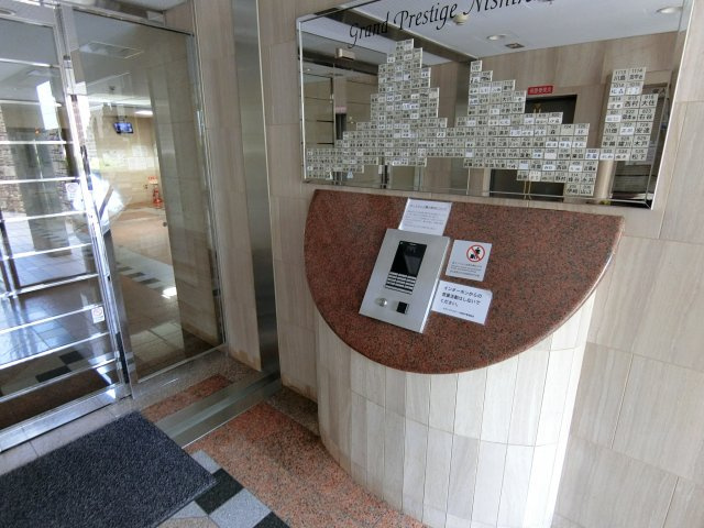 グランプレステージ西神戸のエントランス