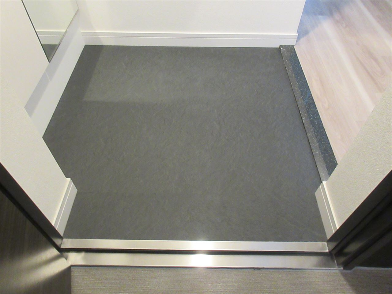 プレサンス丸の内リラティ|名古屋市の賃貸ならMy賃貸の玄関|プレサンス丸の内リラティ