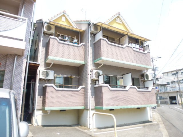 倉敷市老松町３丁目のアパートの外観