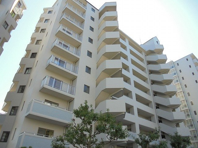 ディアコルモ武庫が丘Ｂ棟の外観