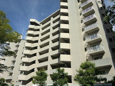 ディアコルモ武庫が丘Ｂ棟の外観