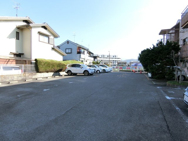 ボナールの駐車場