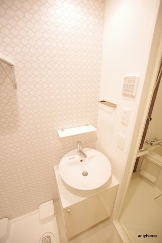 エスリード京橋セントラル　仲介手数料無料の洗面所
