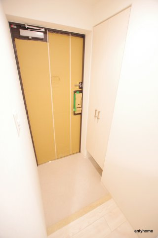 エスリード京橋セントラル　仲介手数料無料の玄関