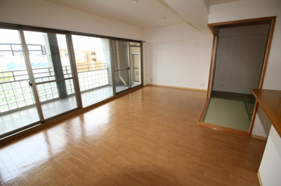 【居間・リビング】 | 西緑丘プラザビル