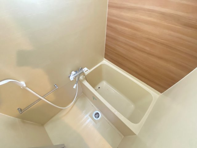 メゾンドソレイユ滝谷の浴室